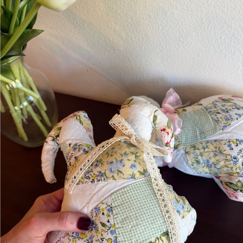 Set of two handmade Floral quilt Easter Bunny Pillow Set - Picture 4 of 5